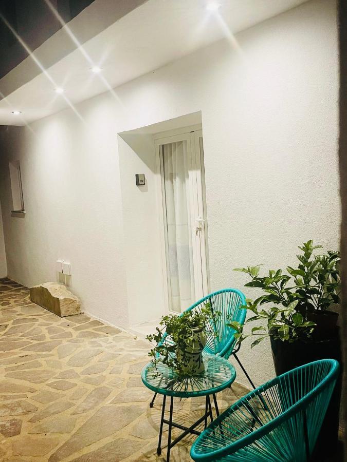Tierra Guesthouse ออลเบีย ภายนอก รูปภาพ